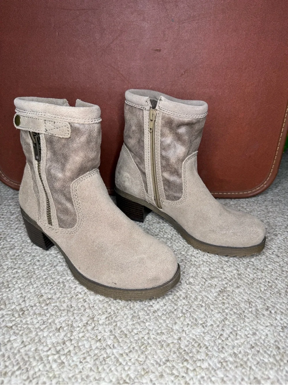 Naturalizer side zip leather boots